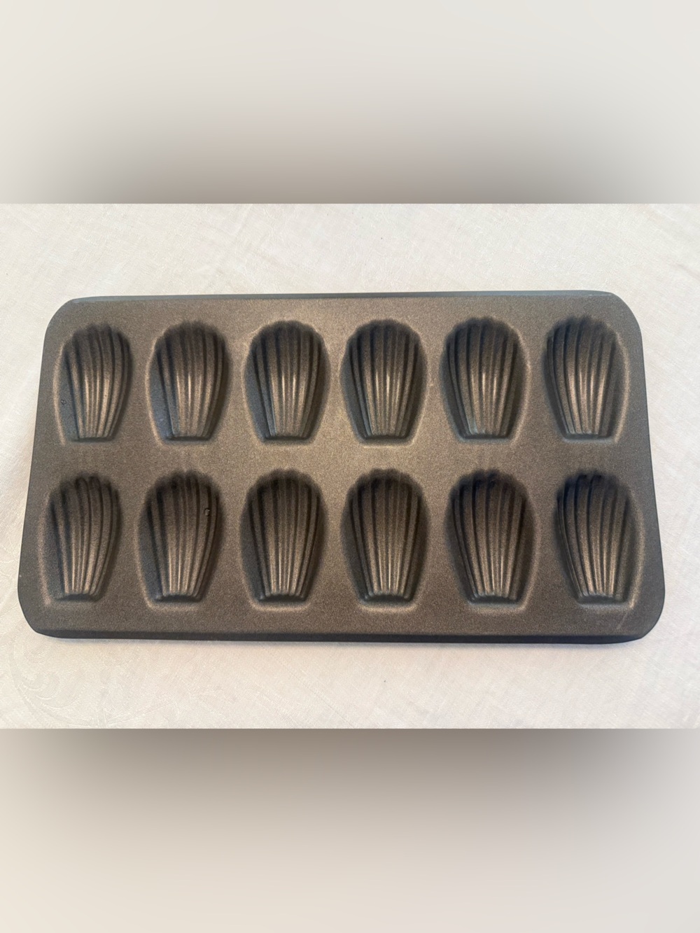 Madeline Cake Pan, Makes 12 Tea Cakes Cookies‎ Cookie unbranded